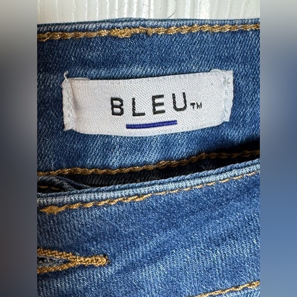 Women's Cropped Blue Jeans by Bleu - Picture 3 of 7